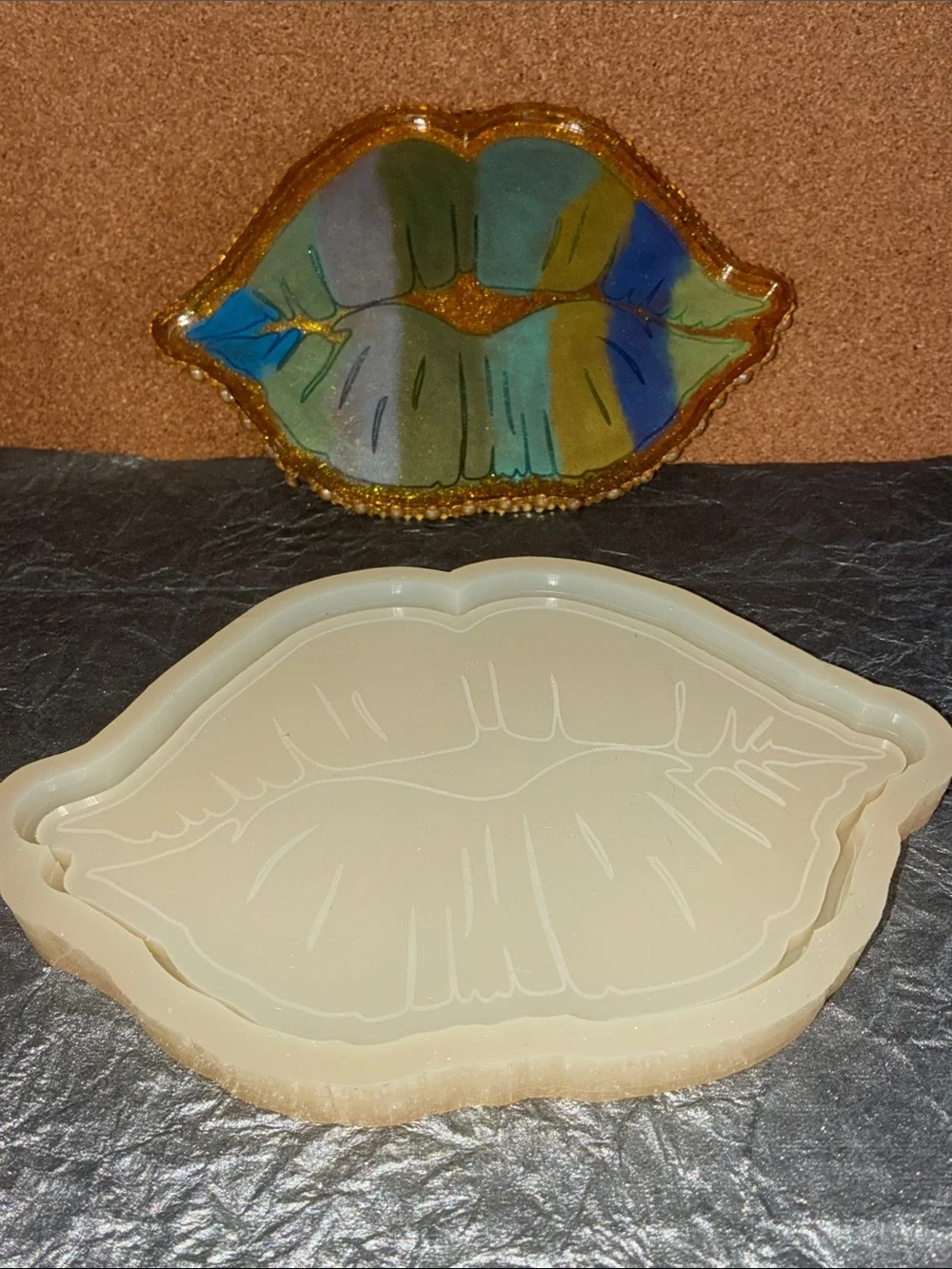 Silicone Lip-Shaped Tray Mold - White